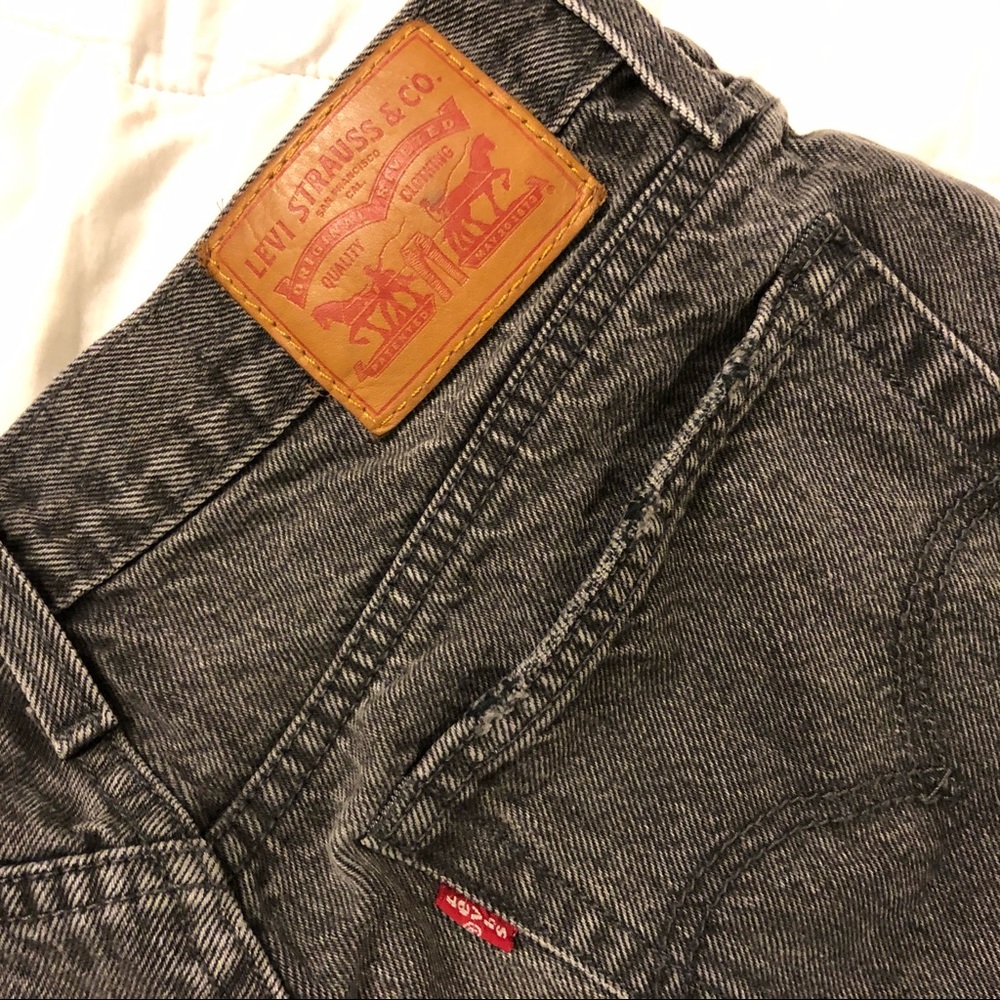Levi’s 501 high rise shorts 26